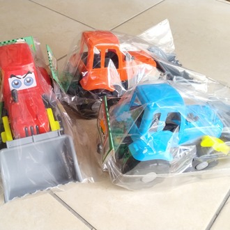 PLASTİK TRAKTÖR KEPÇELER