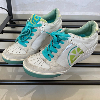 steve madden futuristic lime sneakers