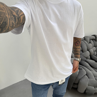 Beyaz Yarı Oversize Tshirt