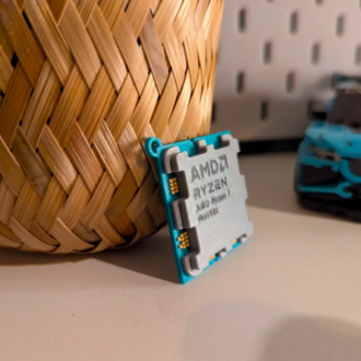 AMD Ryzen 7 9800X3D CPU Anahtarlık