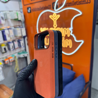 İPHONE 17 PRO VE PRO MAX LOGOLU KILIF