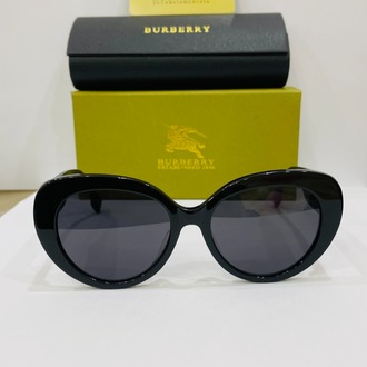 BURBERRYSİYAH ÇERÇEVE SİYAH ŞEFFAF CAM