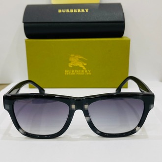 BURBERRYSİYAH ÇERÇEVE SİYAH ŞEFFAF CAM