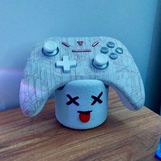 Marshmallow Controller Stand – 3D Baskı Oyun Kolu Tutucu (Xbox / PS Uyumlu)