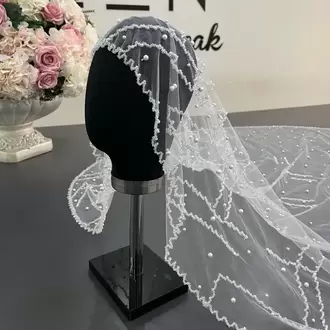 Beyaz inci nakışlı gelin duvağı