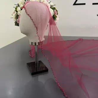 Bordo kenar nakışlı zarif duvak