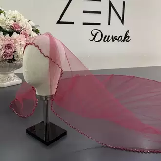 Bordo kenar nakışlı zarif duvak