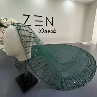 Zümrüt yeşili inci nakışlı gelin duvağı