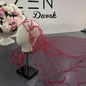 Kırmızı nakışlı dal model gelin duvağı