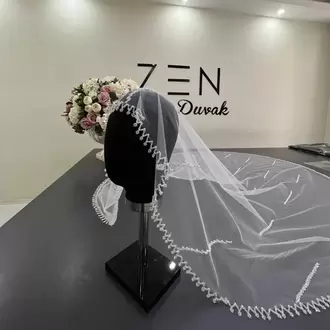 Beyaz nakışlı gelin duvağı
