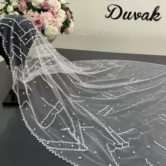 Beyaz inci nakışlı gelin duvağı