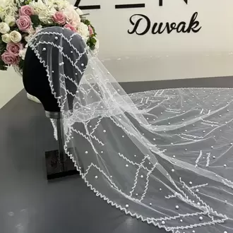 Beyaz inci nakışlı gelin duvağı