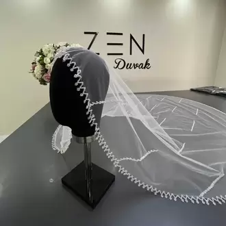 Beyaz nakışlı gelin duvağı