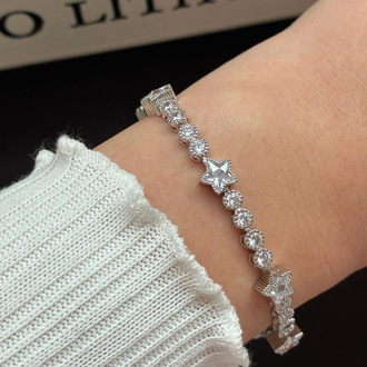 VİP | Işıltılı Yıldız Taşlı Zarif Bileklik