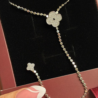 Çelik Silver taşlı yonca Y kolye