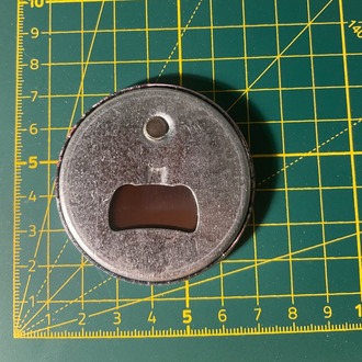 Womb To Tomb Açacaklı Buzdolabı Magneti (52 mm çap)