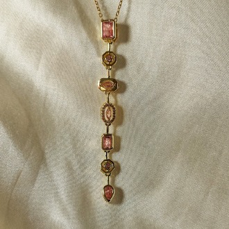7 Element Pembe Y Kolye (Gold)
