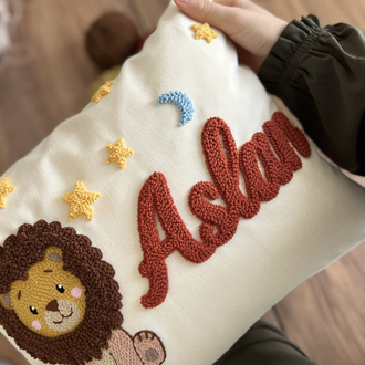 Aslan temalı 40x35 kırlent kılıfı