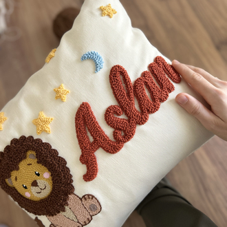 Aslan temalı 40x35 kırlent kılıfı