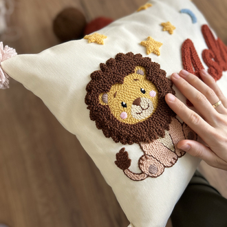 Aslan temalı 40x35 kırlent kılıfı