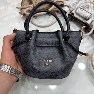 Guess Yavrulu Çanta