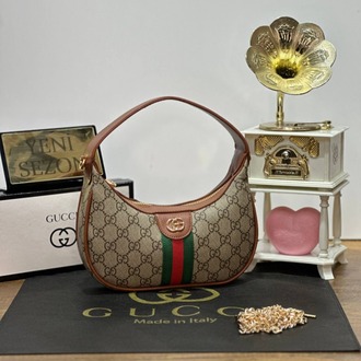 Gucci Oval Taba