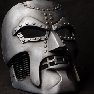 Dr. Doom Maskesi