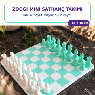 Zoogi Mini Satranç Takımı – Özel Tasarım Sevimli Taşlar, 18 × 18 cm