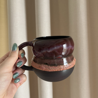 Magical Burgundy 300 ml Pembe Somon Krater Detaylı Siyah Stoneware Kupa