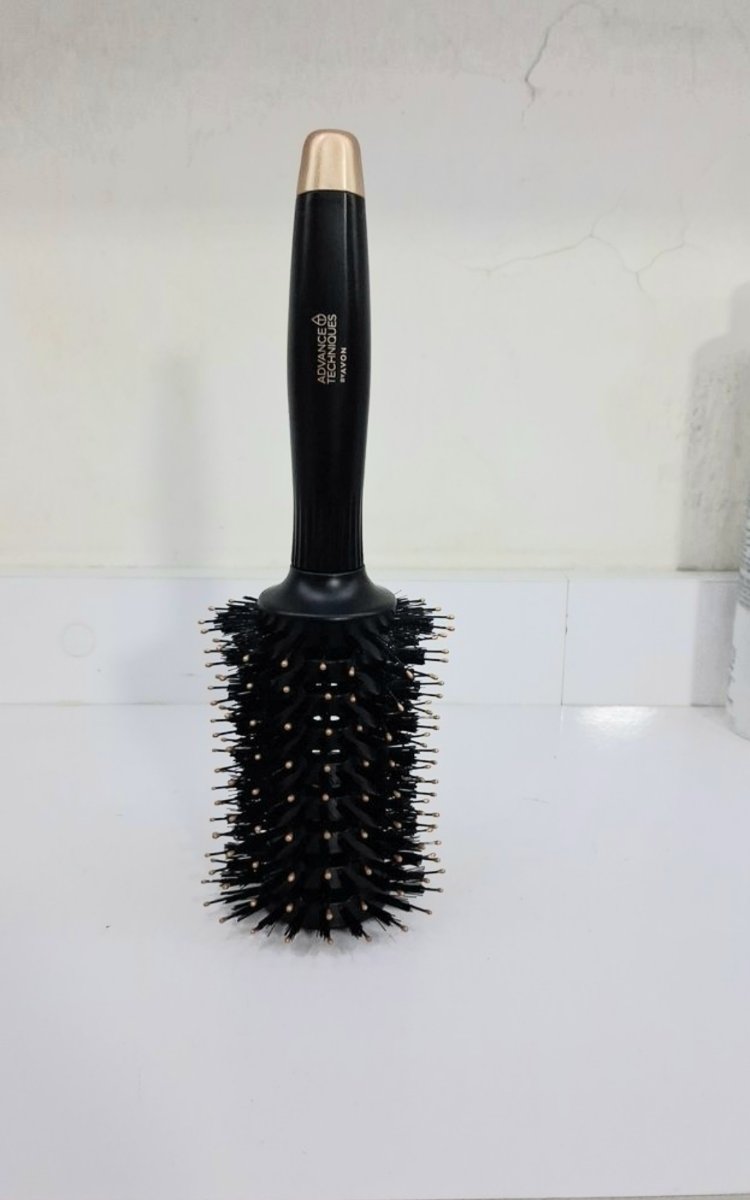 AVON Siyah Yuvarlak FÖN Saç Fırçası