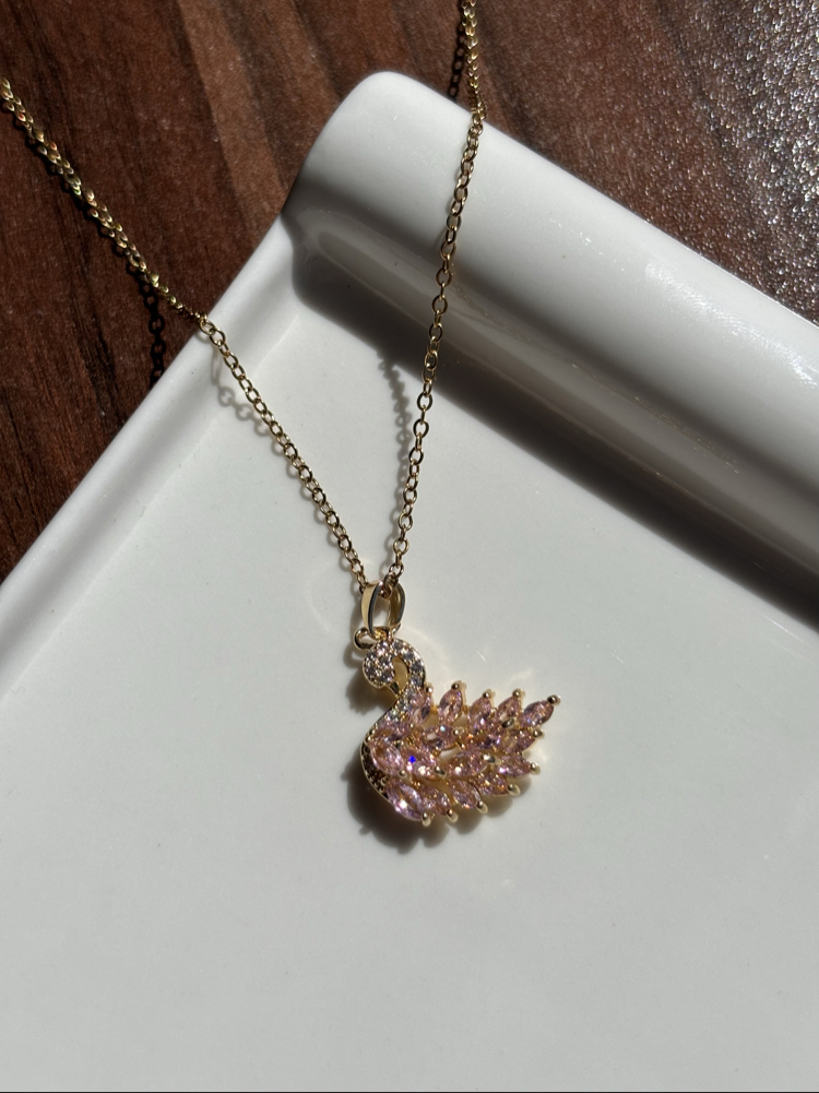 Pembe Kuğu Kolye