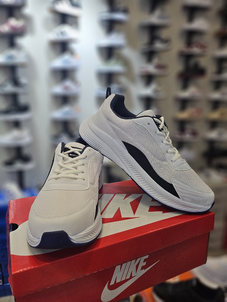 Nike Beyaz Siyah Spor Ayakkabı