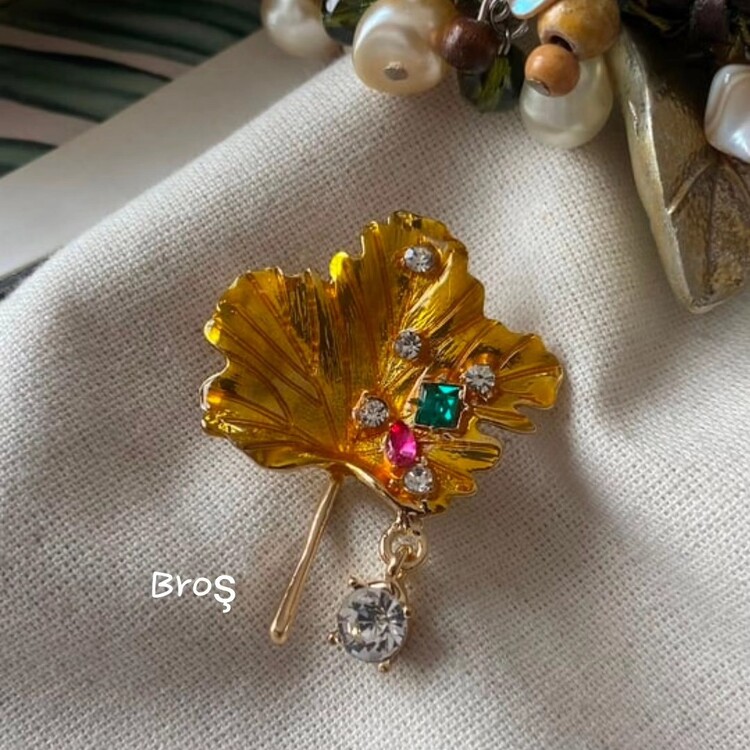 SARI YAPRAK TAŞLI MODEL BROŞ