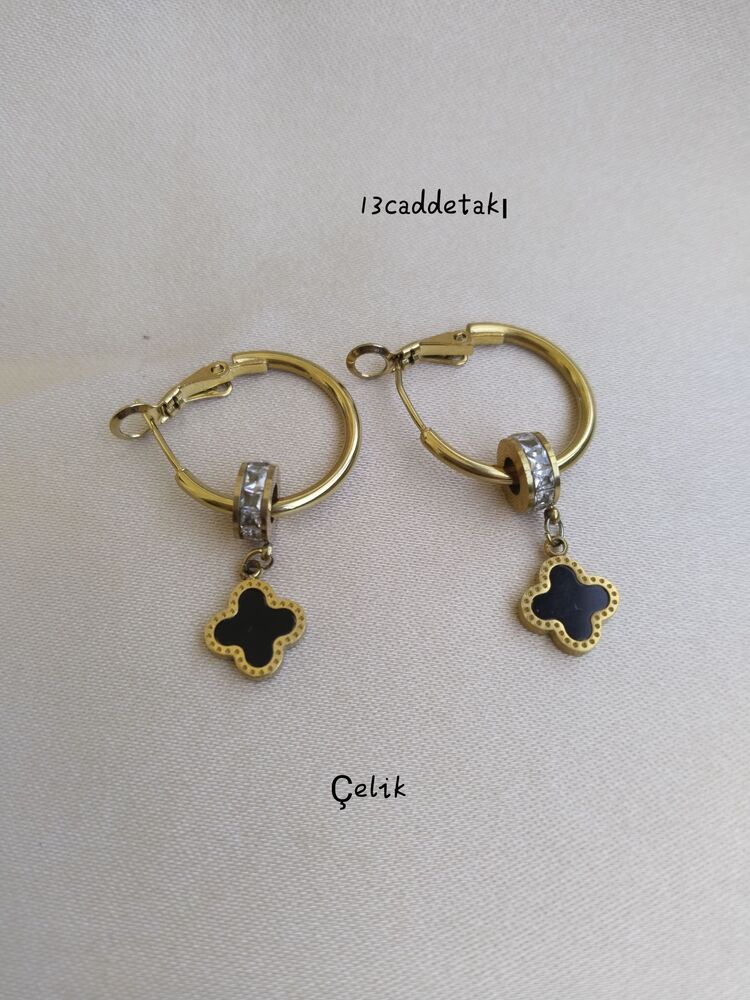 ÇELİK SİYAH YONCALI MODEL HALKA KÜPE