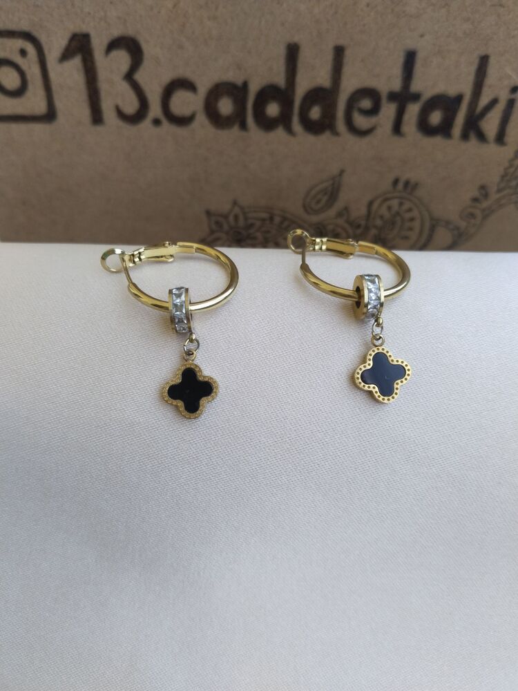ÇELİK SİYAH YONCALI MODEL HALKA KÜPE
