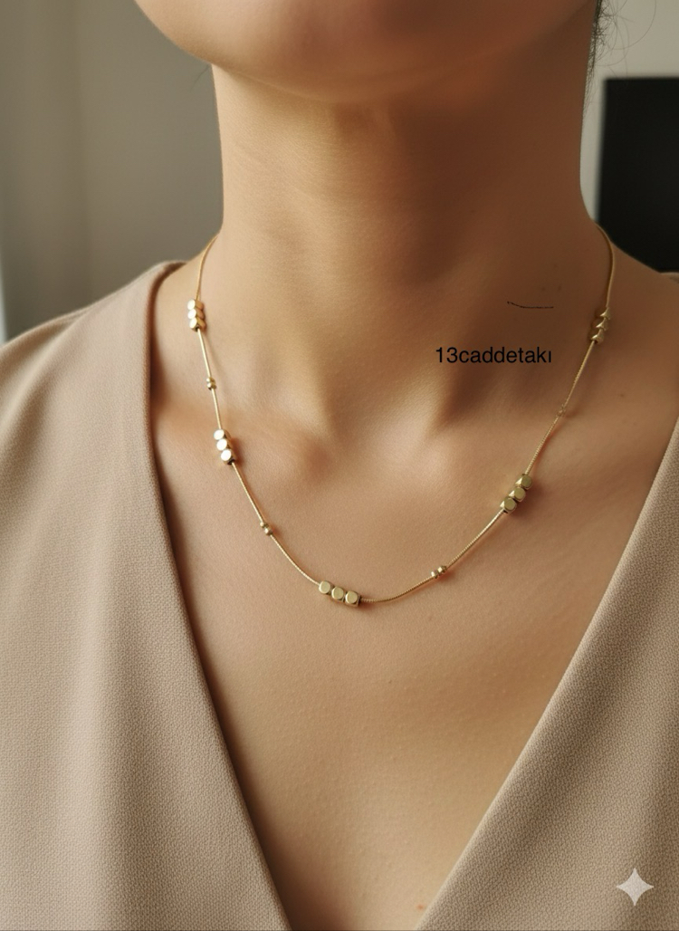 ÇELİK KÜPLÜ MODEL KOLYE