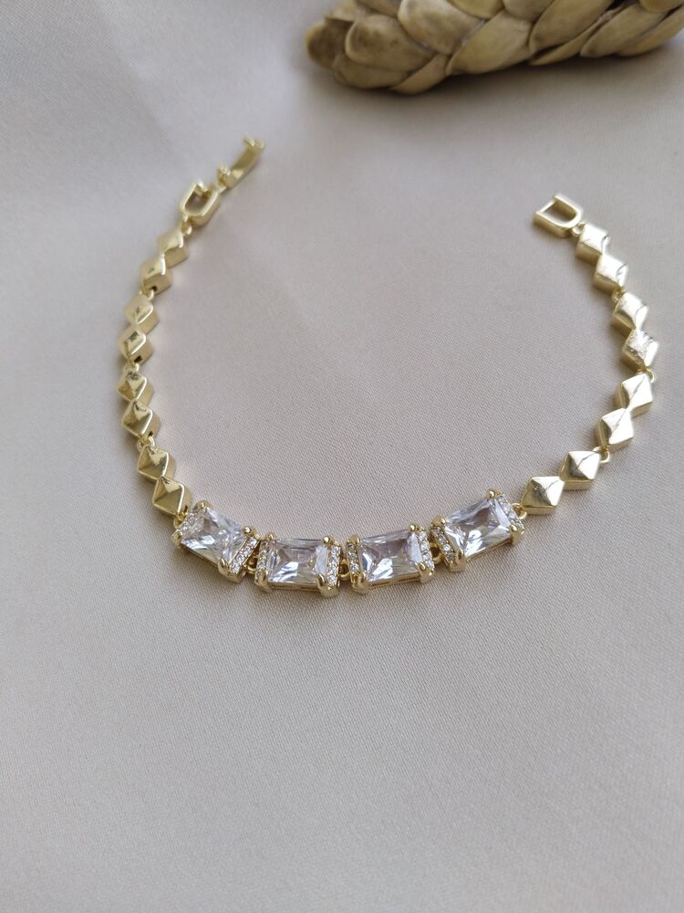 ÇELİK SIRA BAGET TAŞLI MODEL BİLEKLİK 