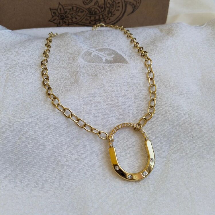 ÇELİK MRKA MODEL TAŞLI OVAL KOLYE