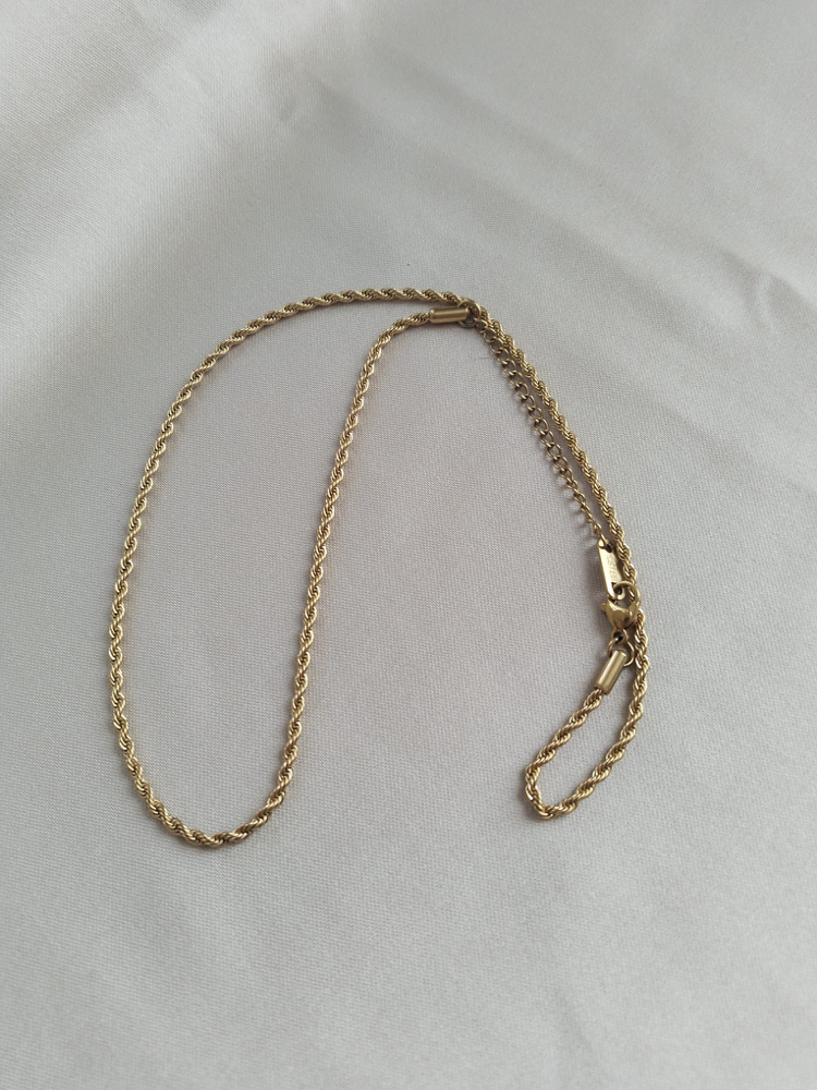 ÇELİK BURGU MODEL KOLYE