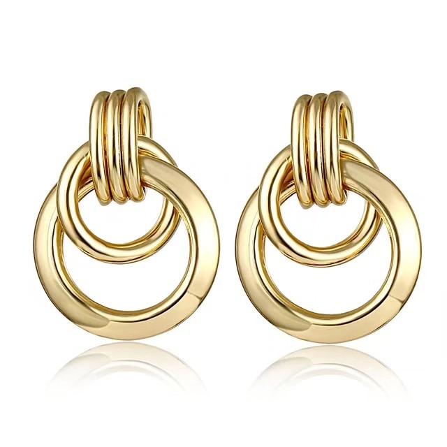 VİP ÖZEL SERİ İÇİÇE HALKALI MODEL KÜPE