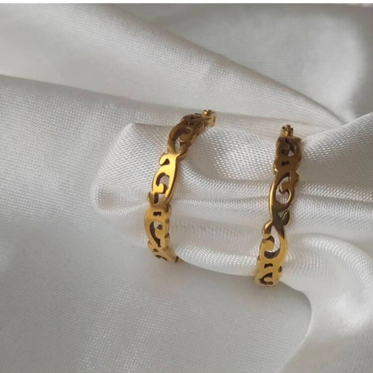 ÇELİK HALKA MODEL KÜPE