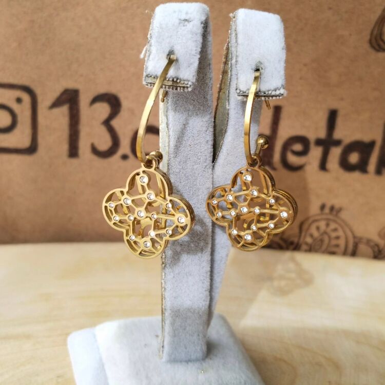 ÇELİK TAŞLI YONCALI MODEL KÜPE