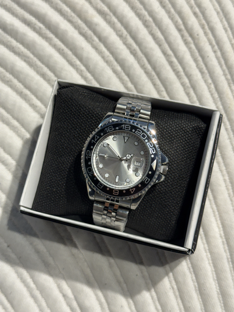 Submariner - White / Dark 