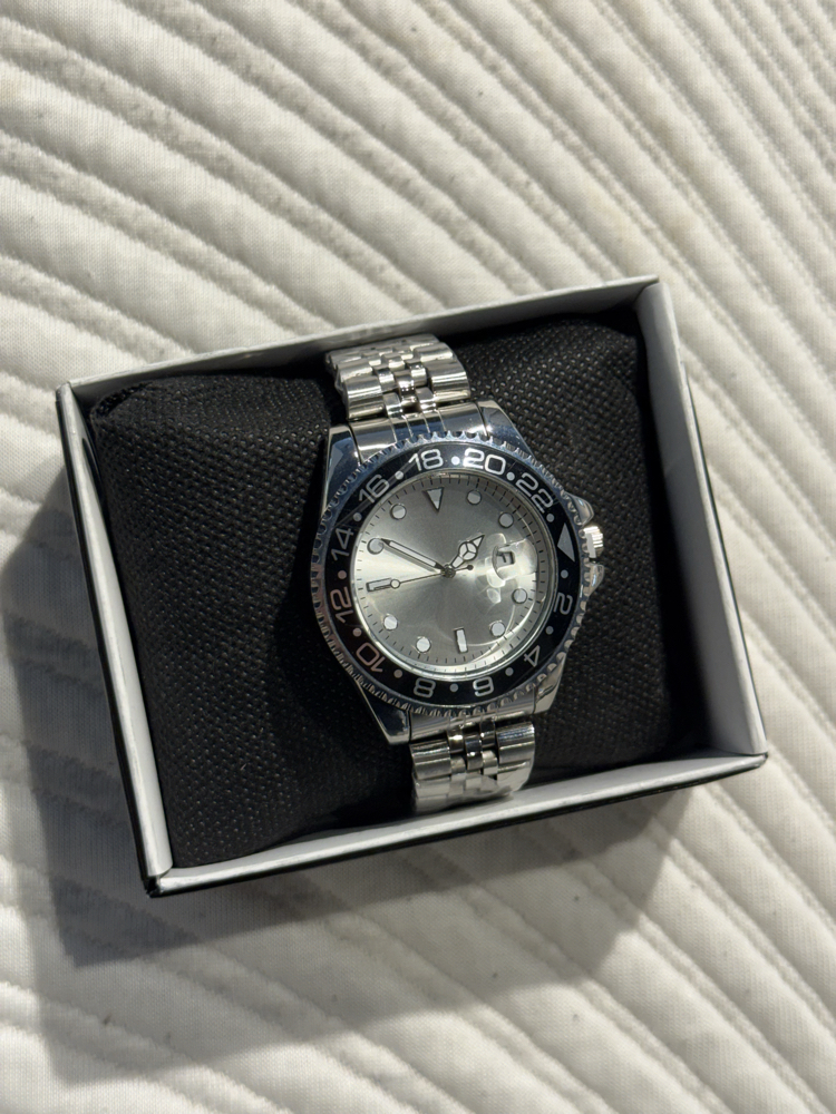 Submariner - White / Dark 