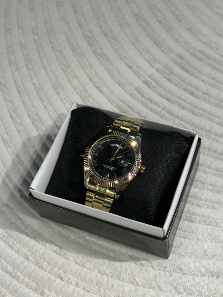 Axis - Gold And Black Saat