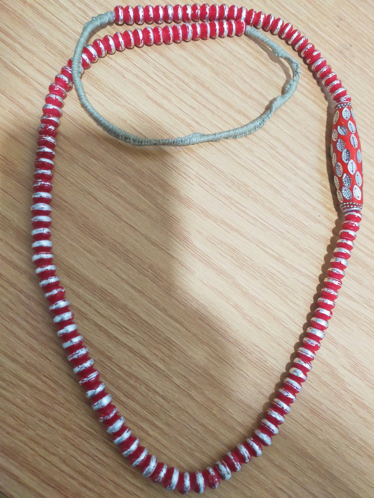 1075- kırmızi etnik kolye