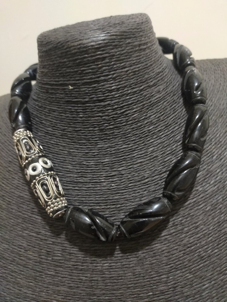 1087- siyah onix kolye