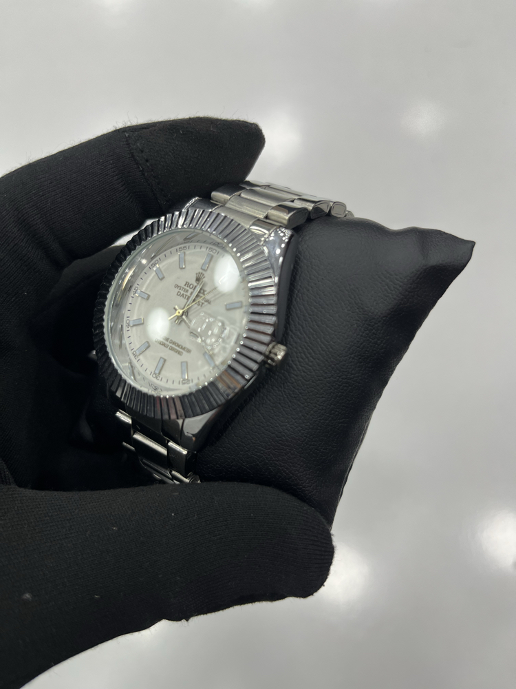 Premium Seri Silver Kadran Tırtıklı Kasa Erkek Saati - Metal Kordon
