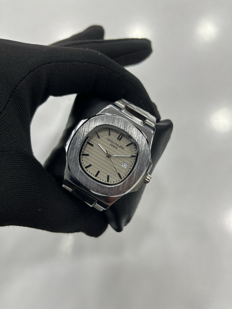 Patek Philippe Nautilus – Champagne Dial & Full Çelik Özel Seri