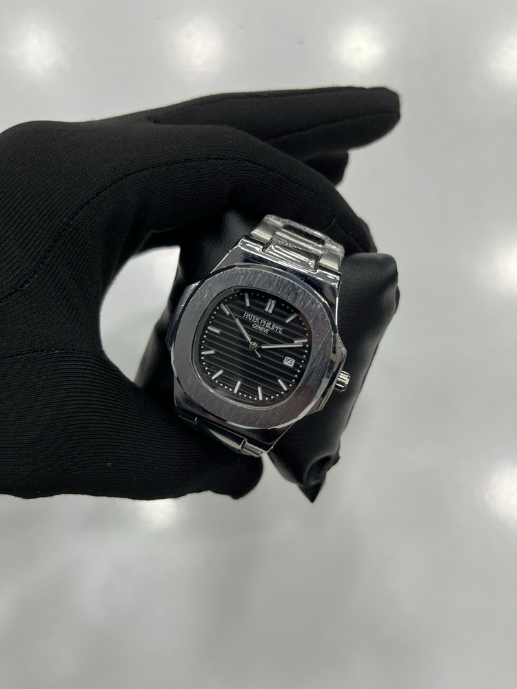 Patek Philippe Nautilus Steel Black Dial – Full Set Premium Kutu